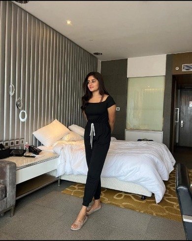 Independent Call Girls in Chanakyapurii